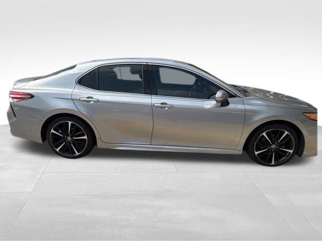 Used 2020 Toyota Camry XSE image 5