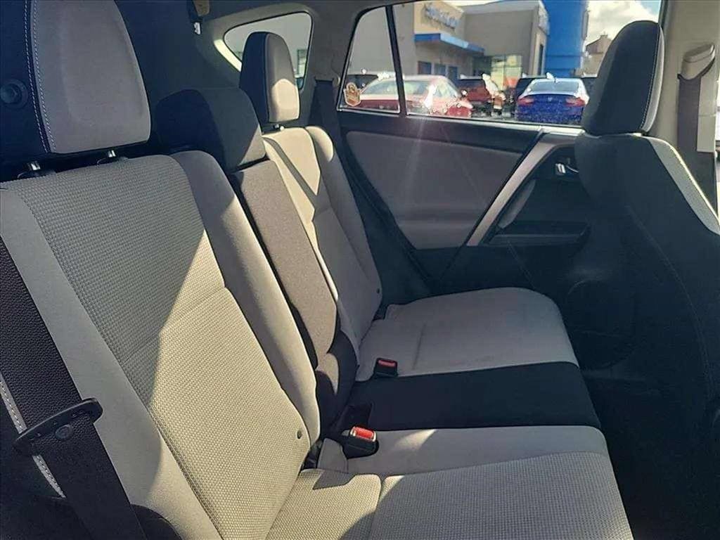 Used 2018 Toyota RAV4 XLE w/ Plus Extra Value Package AWD/4WD image 21