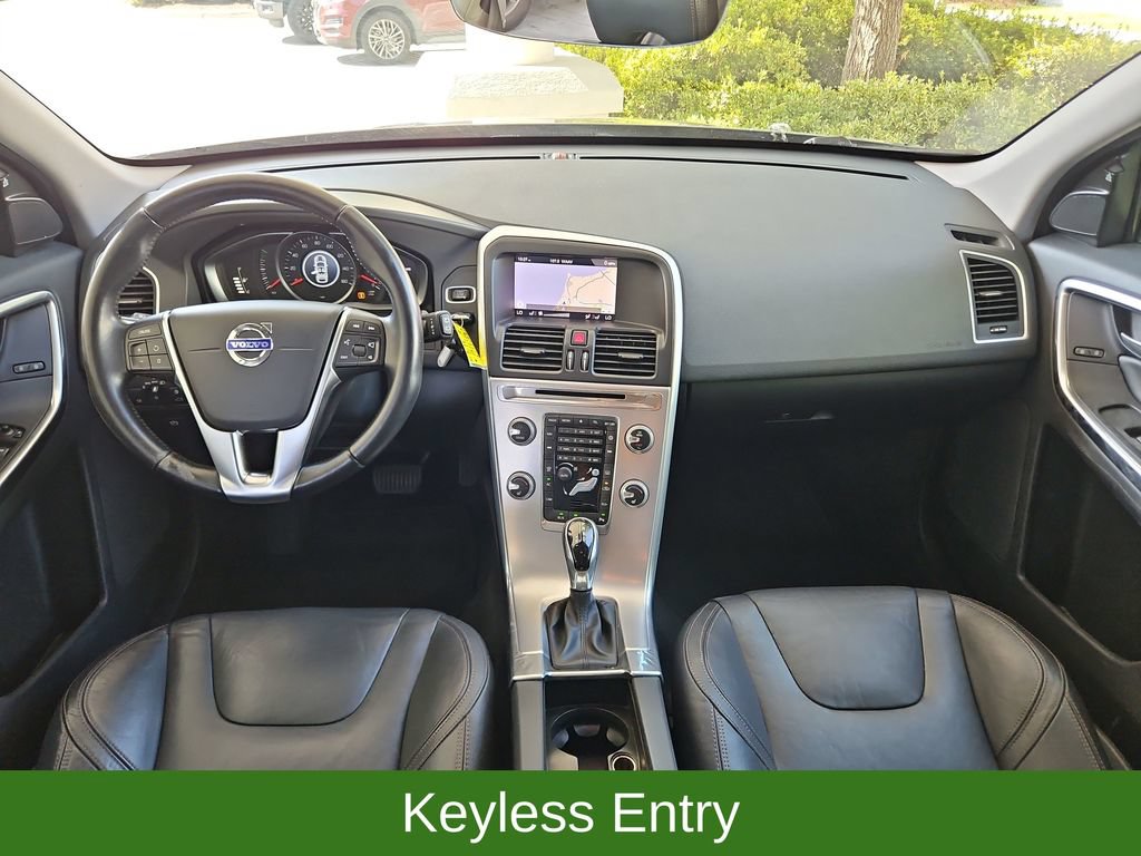 Used 2017 Volvo XC60 T5 Dynamic FWD image 9