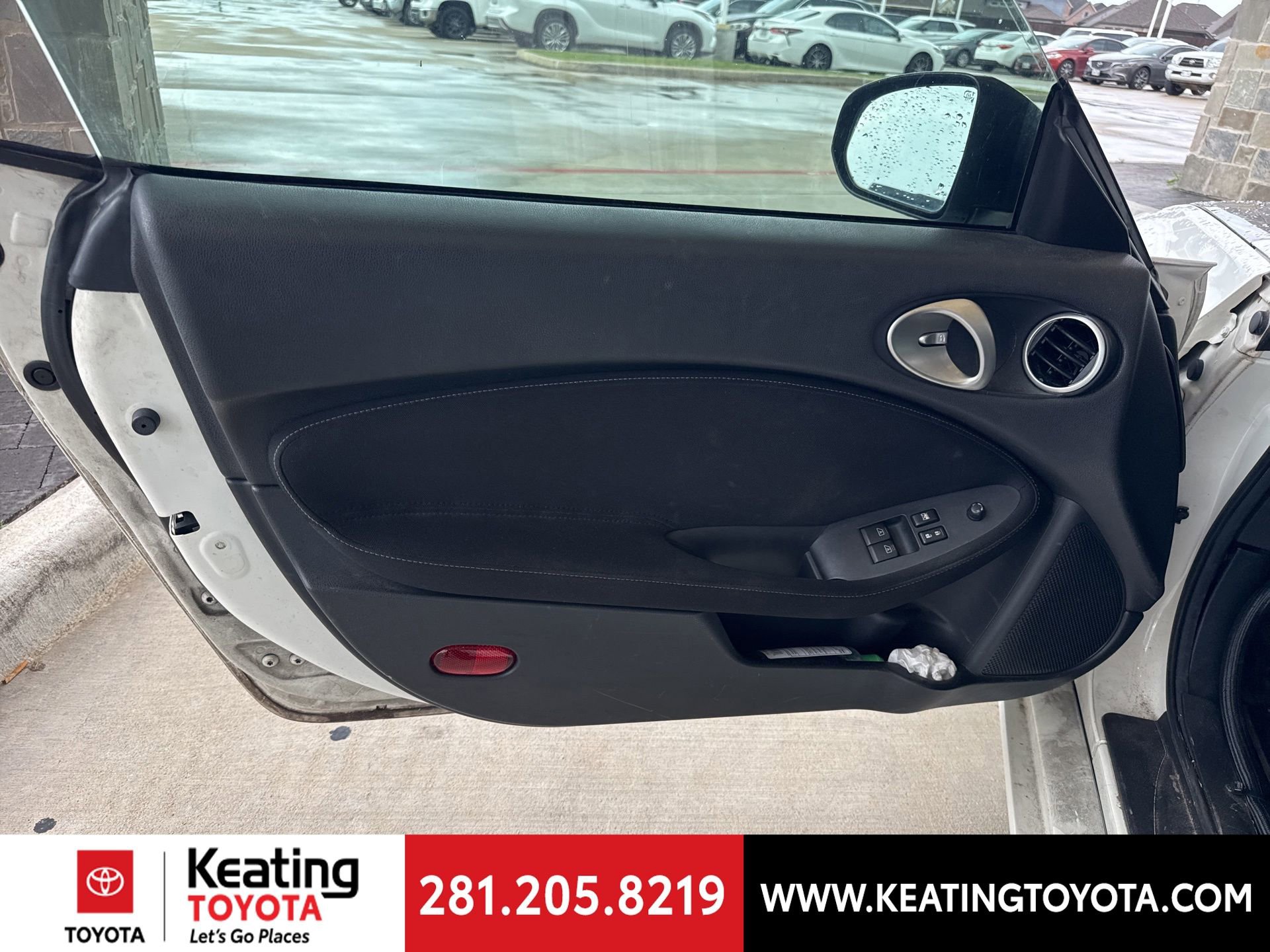 Used 2010 Nissan 370Z Base image 8