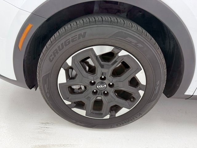 Used 2024 Kia Sorento S image 11