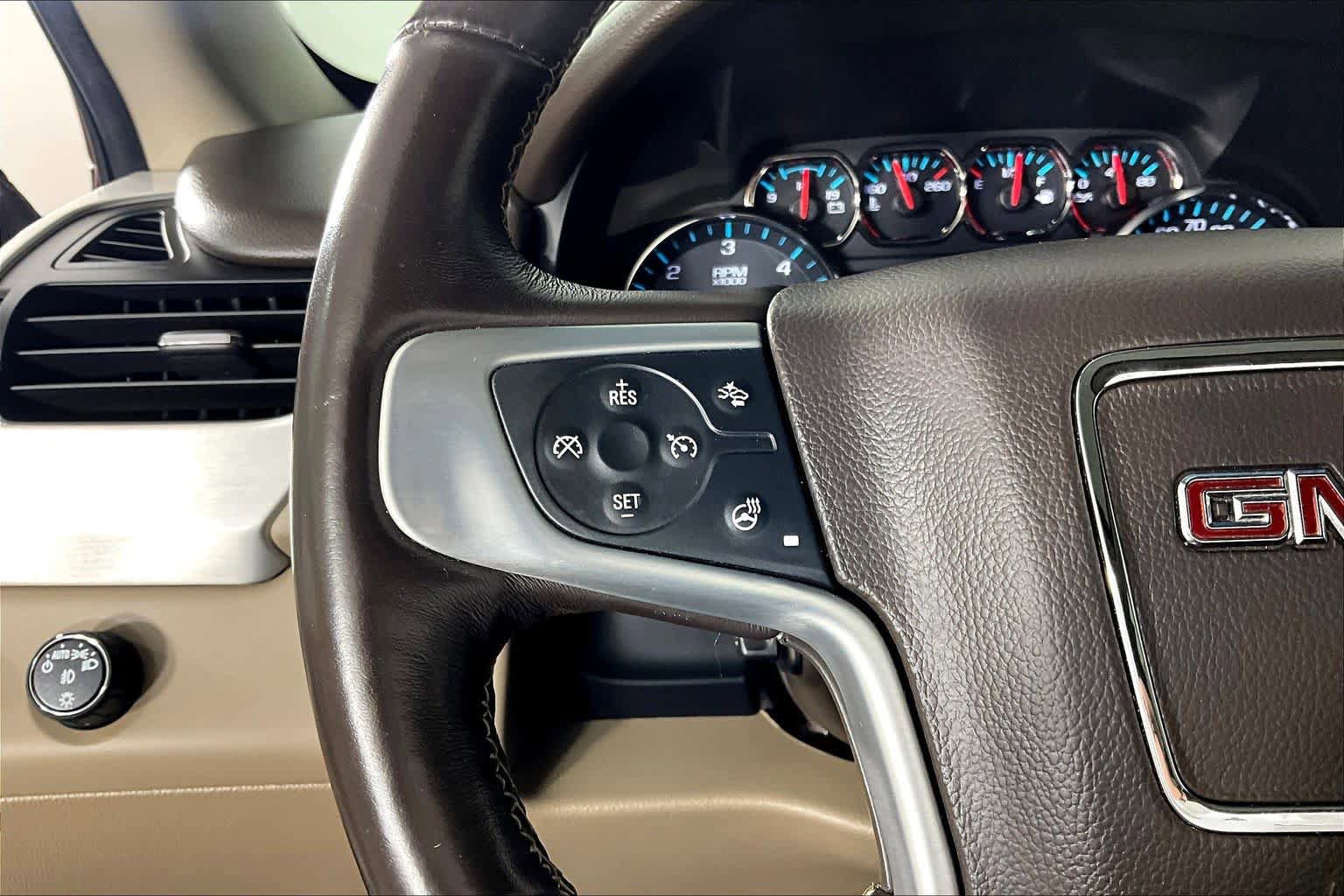 Used 2018 GMC Yukon SLT w/ Open Road Package RWD image 23