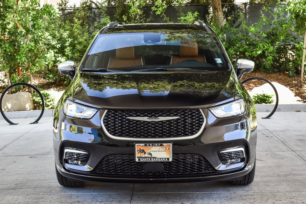 New 2025 Chrysler Pacifica Pinnacle image 2