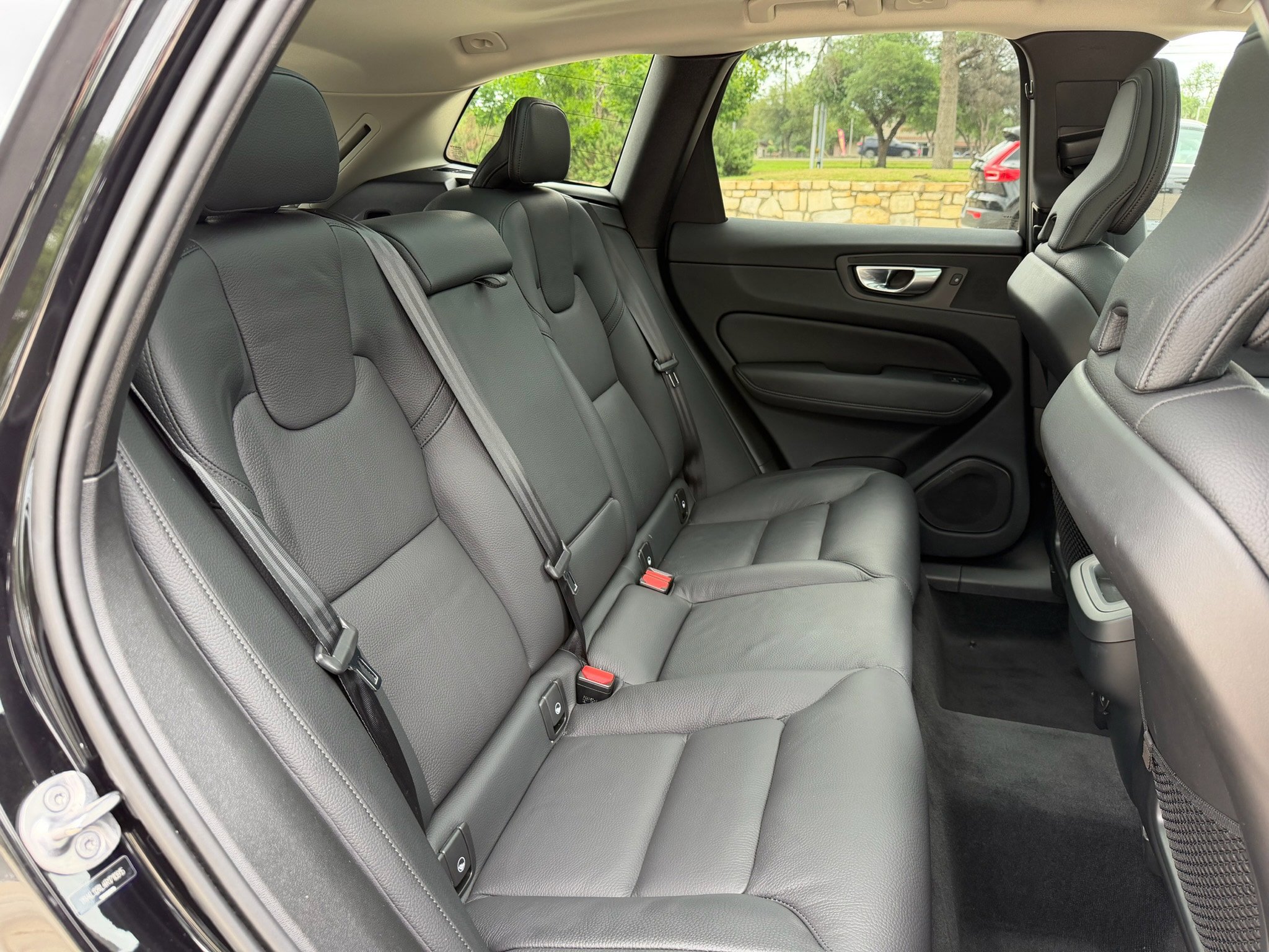 Certified 2024 Volvo XC60 B5 Plus w/ Protection Package Premier AWD/4WD image 12