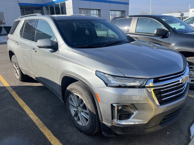 Used 2023 Chevrolet Traverse LT image 3
