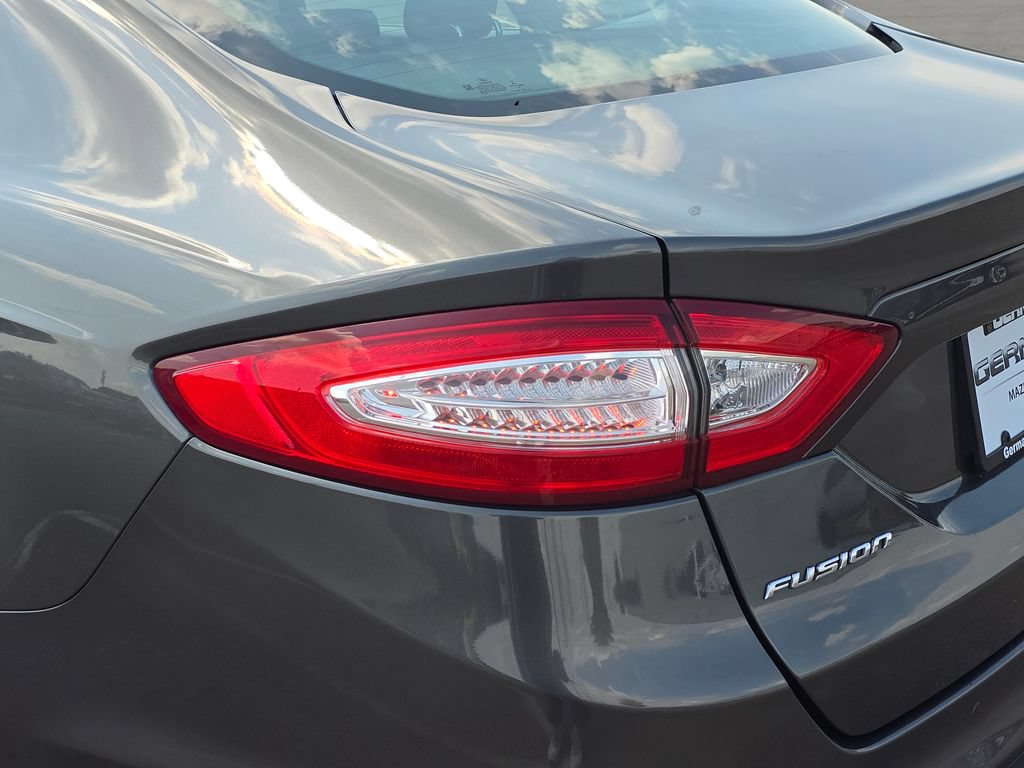Used 2016 Ford Fusion SE FWD image 17
