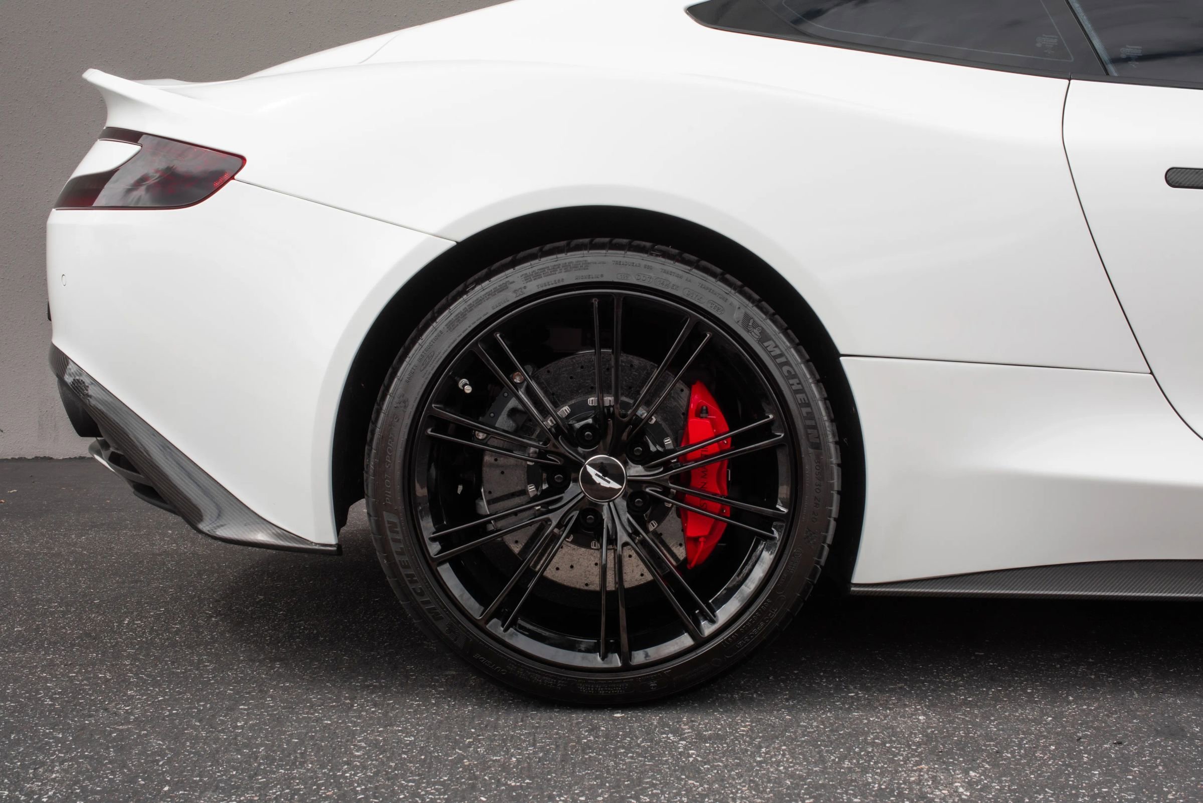 Used 2014 Aston Martin Vanquish Coupe RWD image 43