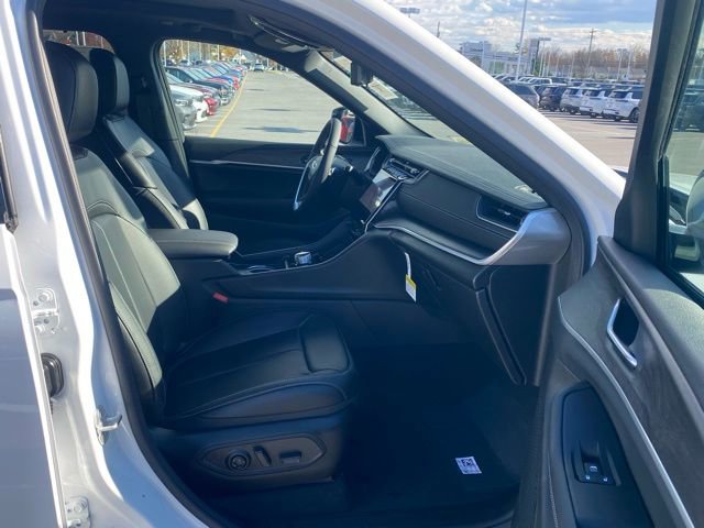 New 2025 Jeep Grand Cherokee Limited w/ Luxury Tech Group II image 29