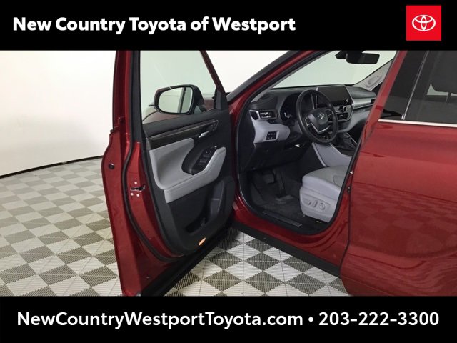 Used 2023 Toyota Highlander Limited image 10