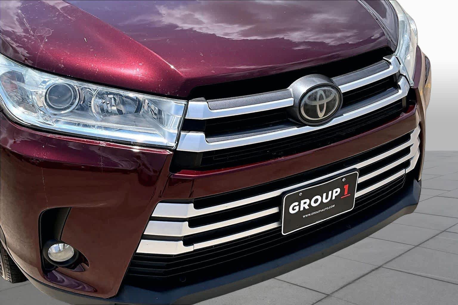 Used 2017 Toyota Highlander XLE FWD image 30