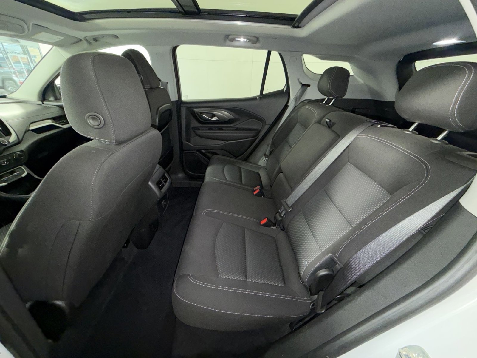 Used 2022 GMC Terrain SLE w/ Driver Convenience Package image 25