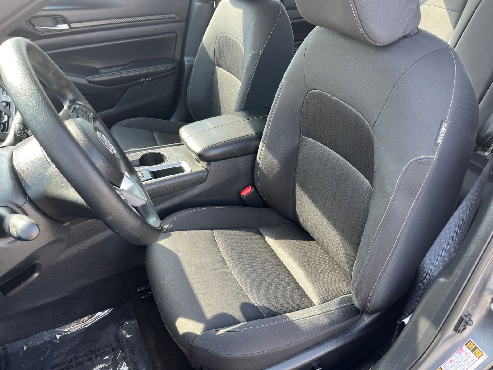 Used 2025 Nissan Altima 2.5 SV FWD image 34