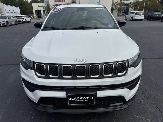 Used 2023 Jeep Compass Sport AWD/4WD image 2