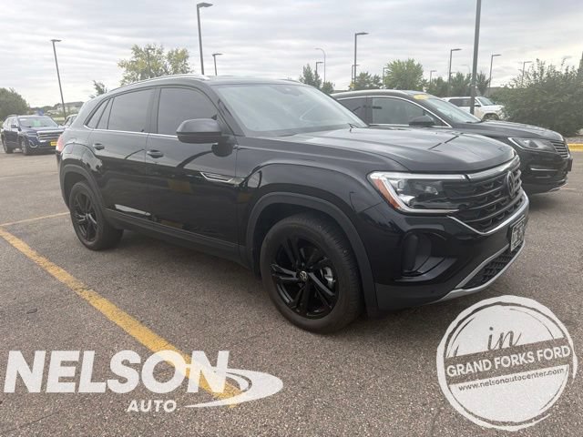 Used 2024 Volkswagen Atlas Cross Sport SE AWD/4WD image 1