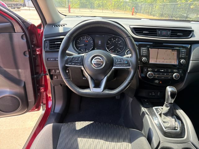 Used 2020 Nissan Rogue SV w/ Premium Package FWD image 16