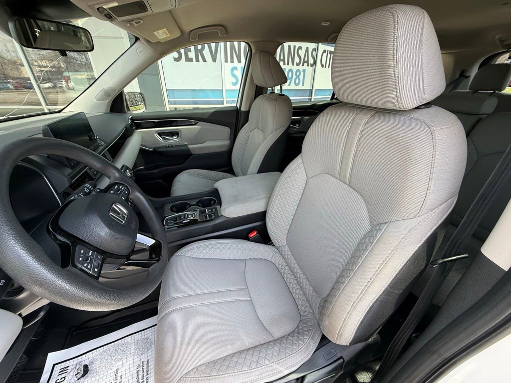 Used 2023 Honda Pilot LX image 7
