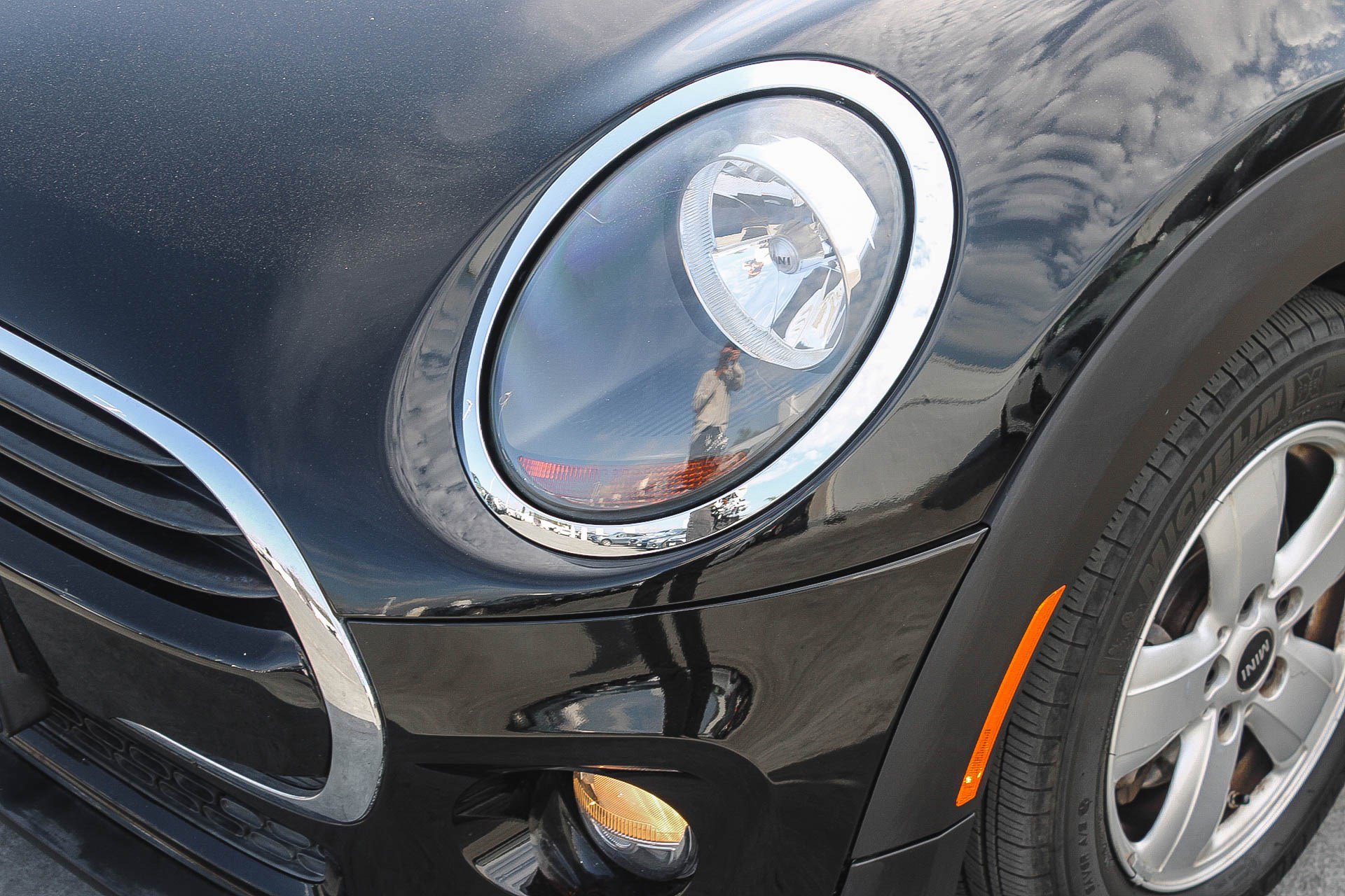 Used 2019 MINI Cooper 2-Door Hardtop image 5