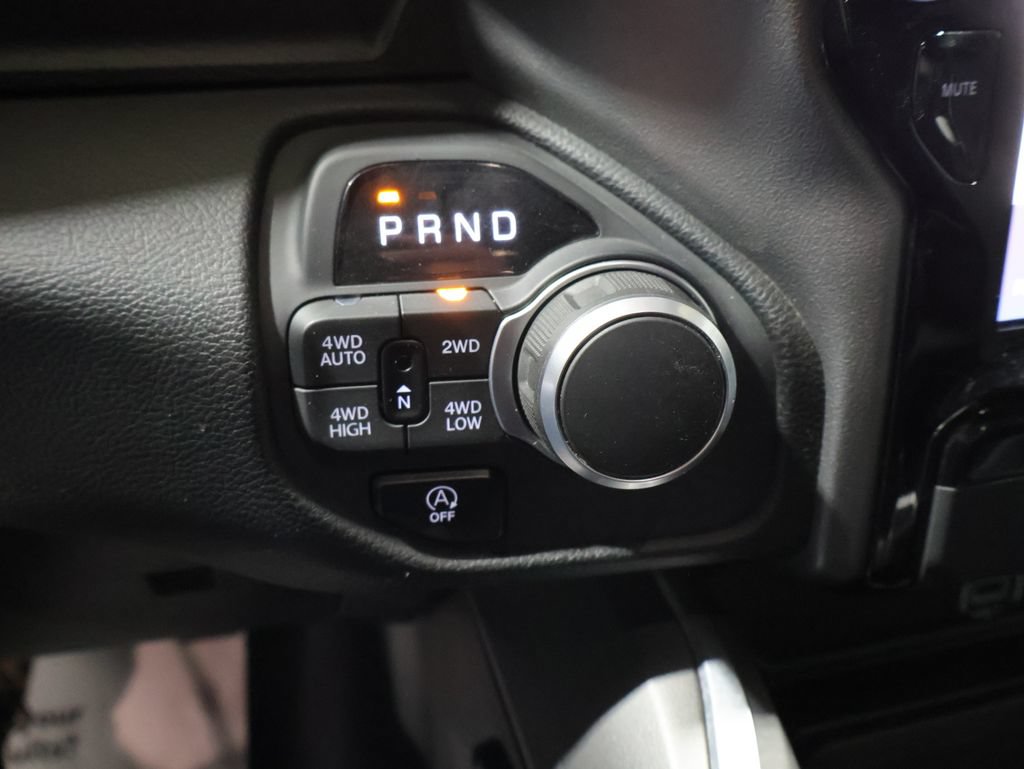 Used 2025 RAM 1500 Big Horn AWD/4WD image 25