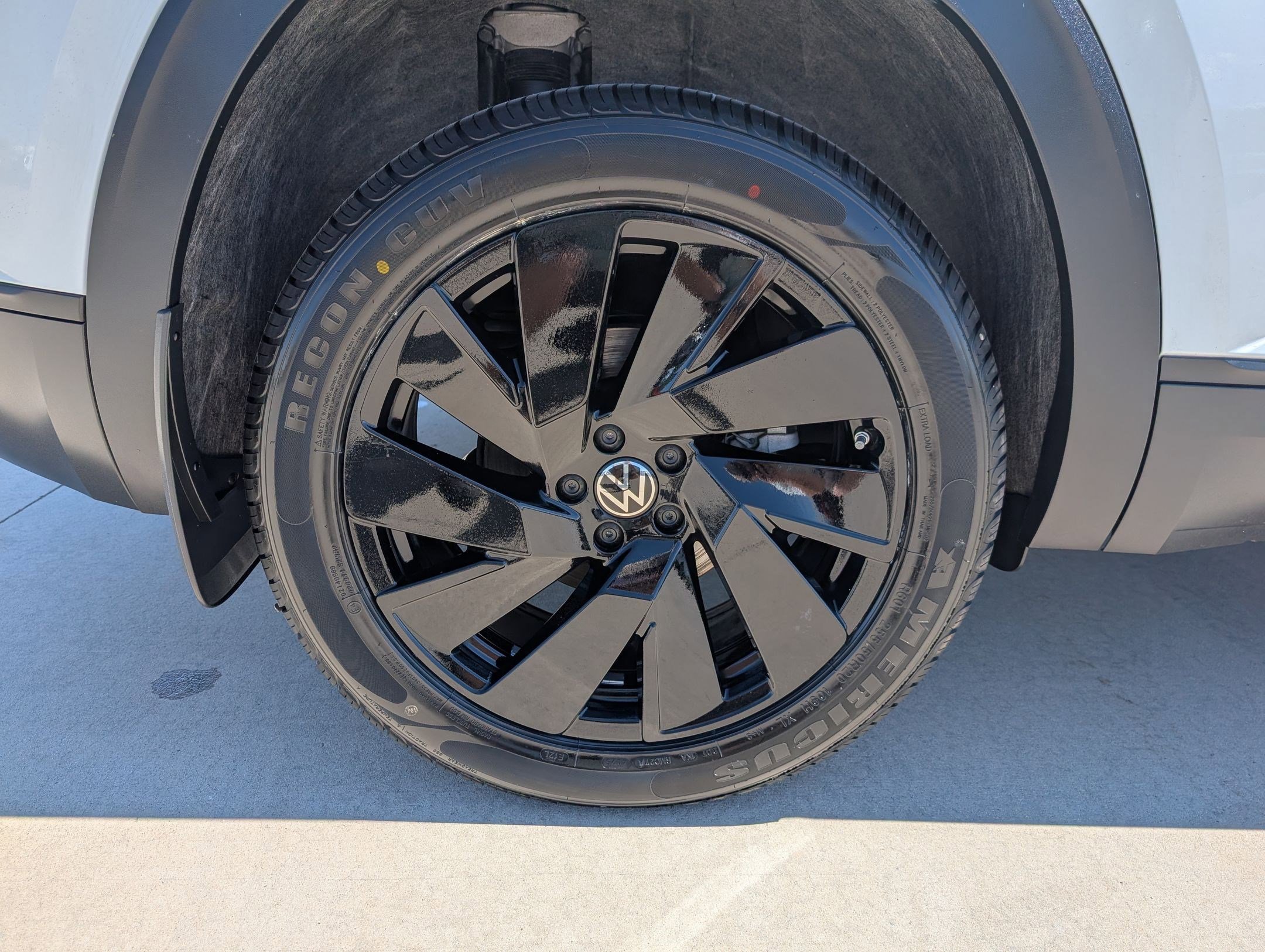 Used 2024 Volkswagen Atlas Cross Sport SE image 13