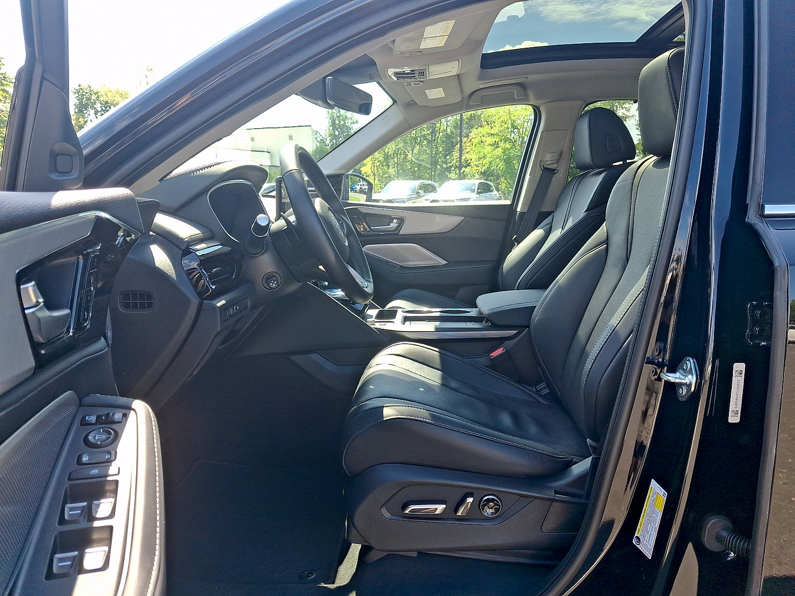 Certified 2026 Acura MDX w/ Technology Package FWD image 13