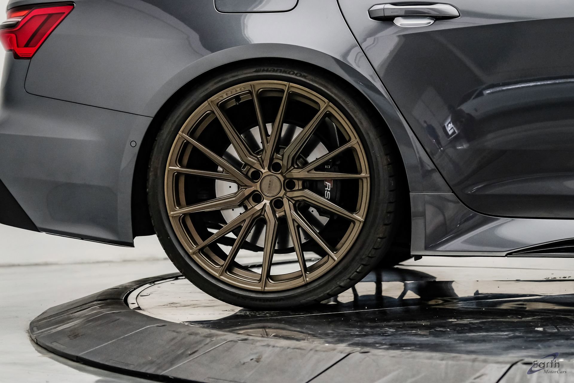 Used 2023 Audi RS 6 w/ Black Optic Package AWD/4WD image 96