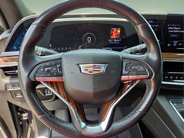 Used 2022 Cadillac Escalade Luxury w/ LPO, Illumination Package AWD/4WD image 24