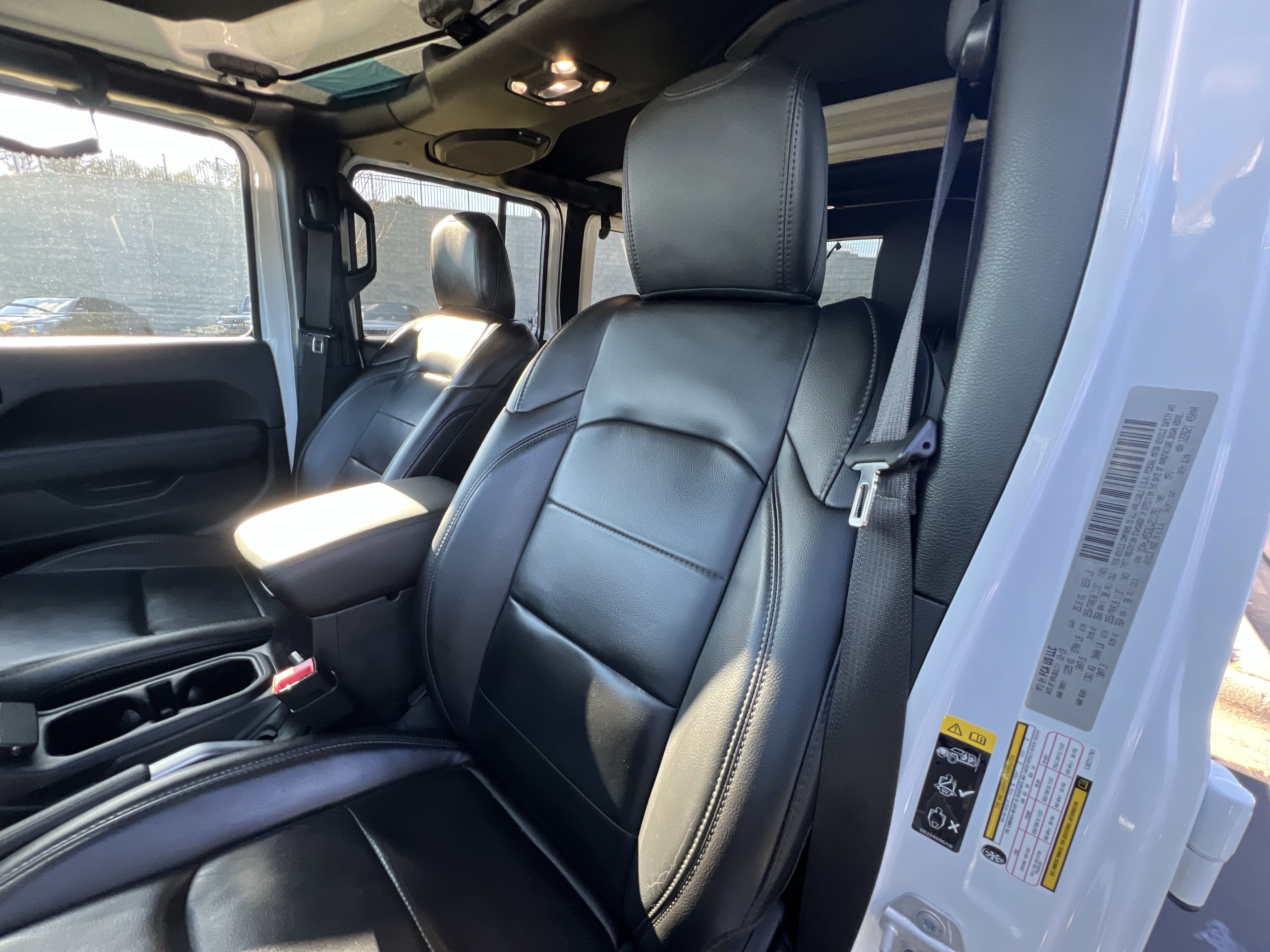 Used 2020 Jeep Wrangler Unlimited Sahara AWD/4WD image 17