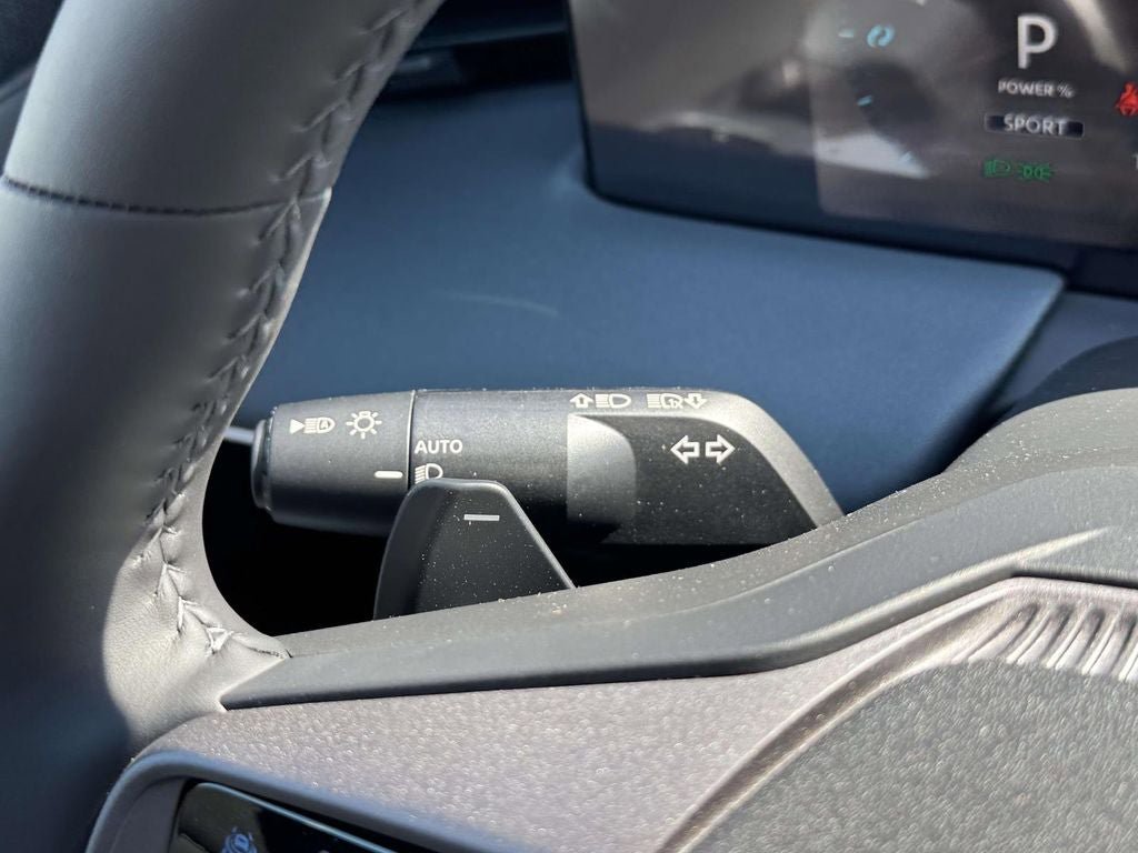 New 2026 Nissan Leaf Platinum+ w/ Floor Mat Package (Platinum+) image 19