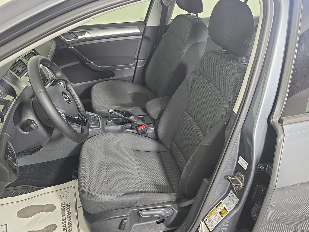 Used 2016 Volkswagen Golf S FWD image 11