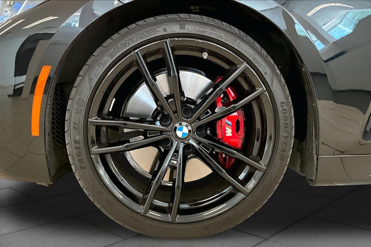 Used 2022 BMW M440i Convertible RWD image 9