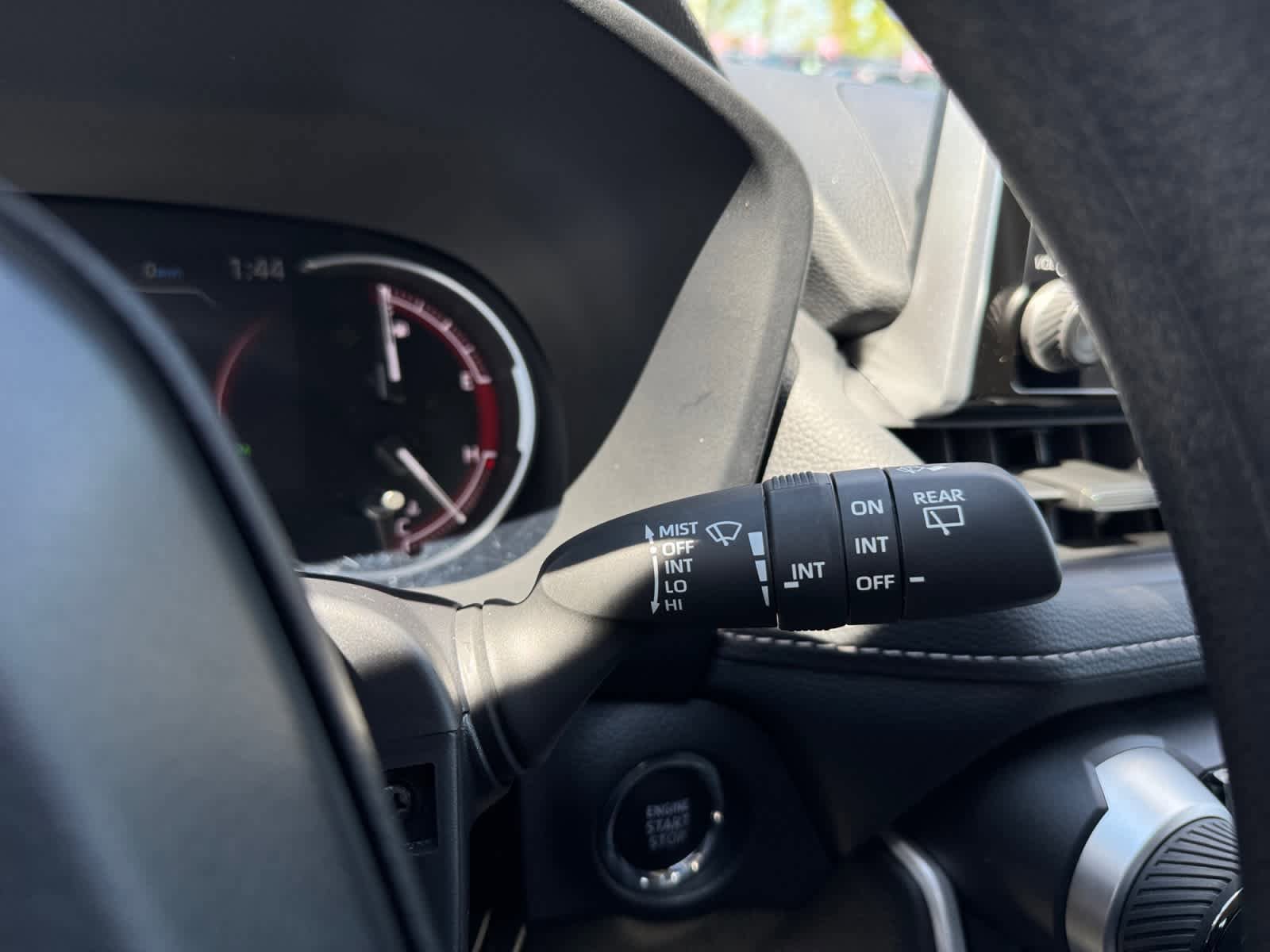 Used 2025 Toyota RAV4 XLE AWD/4WD image 18