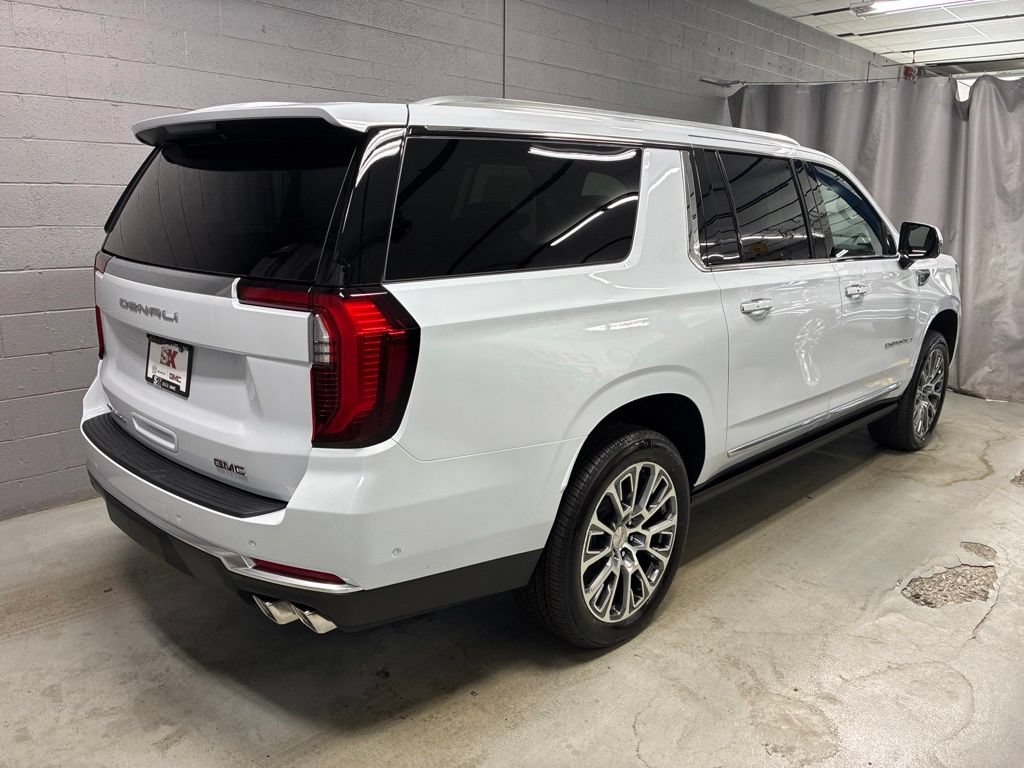 New 2026 GMC Yukon XL Denali w/ Denali Reserve Package AWD/4WD image 2
