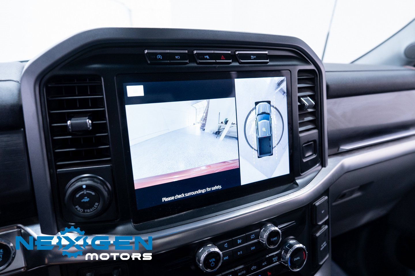 Used 2023 Ford F150 Lariat w/ Trailer Tow Package image 30