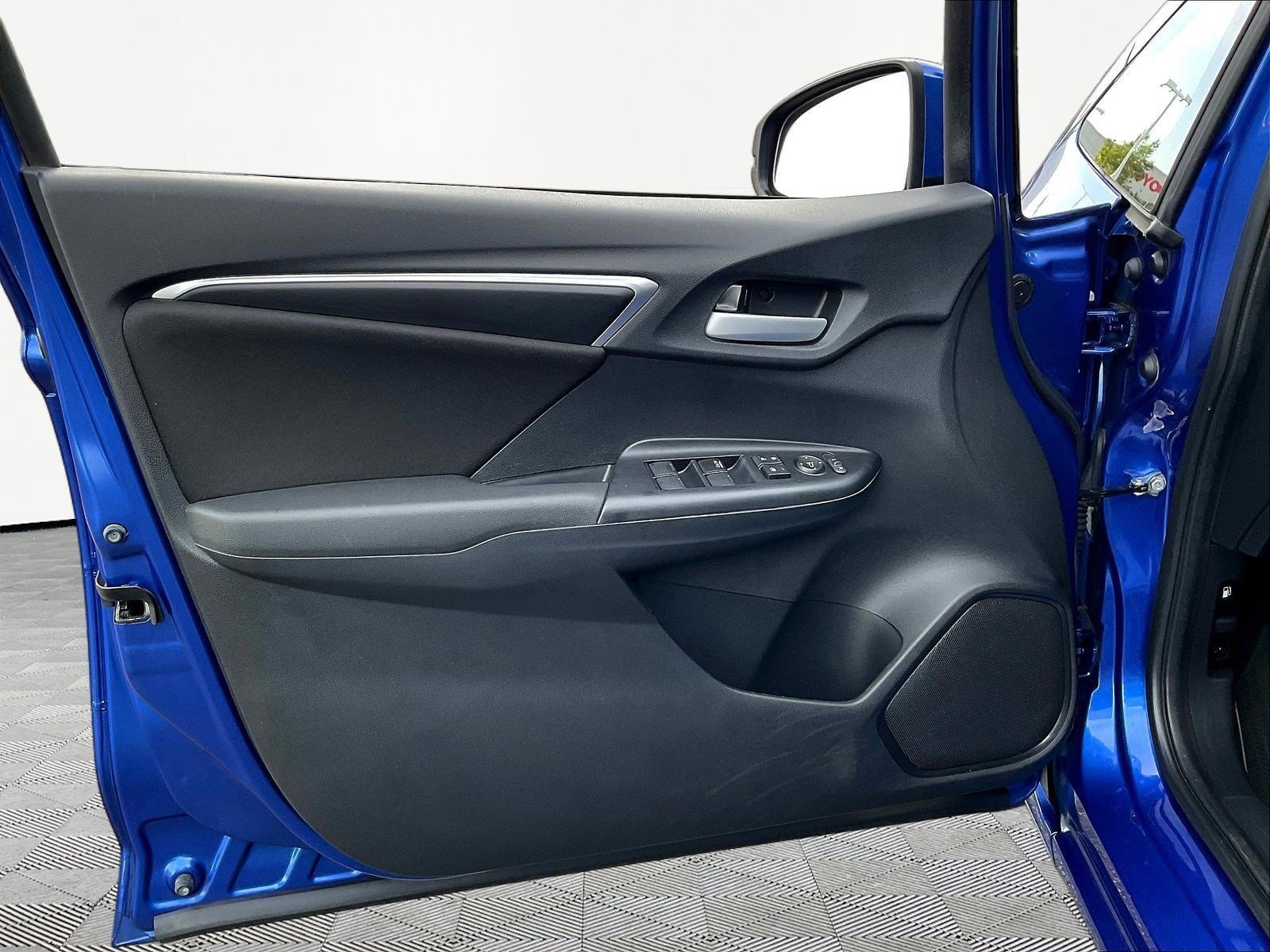 Used 2019 Honda Fit LX image 18