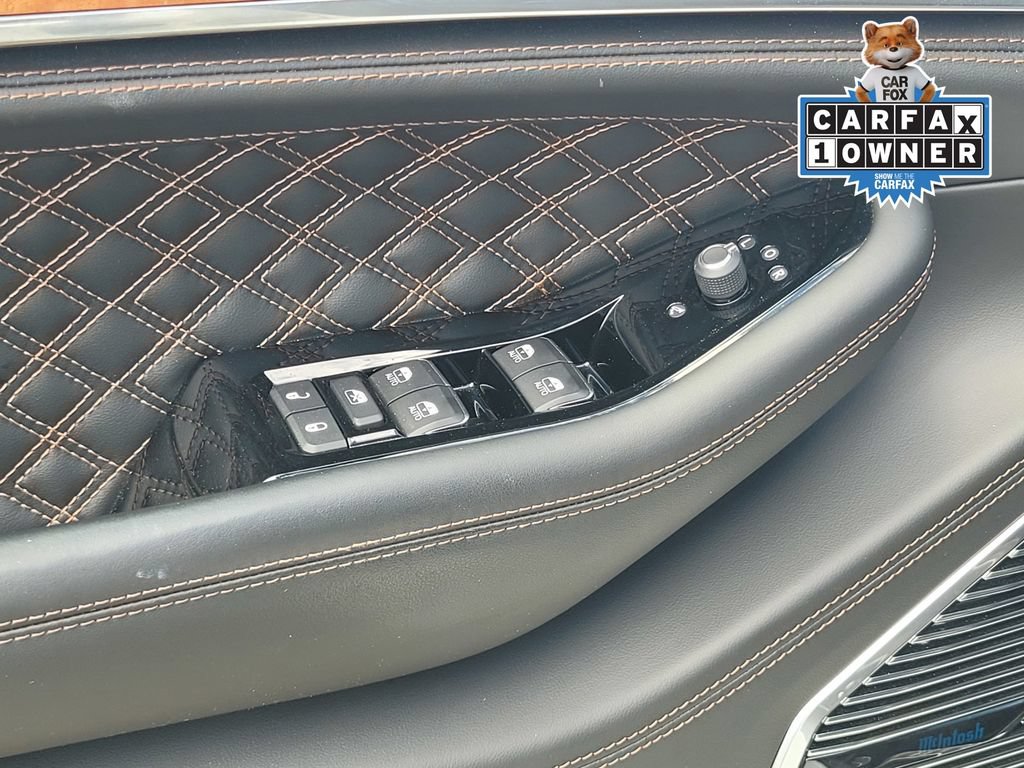 Used 2023 Jeep Grand Cherokee Summit AWD/4WD image 16