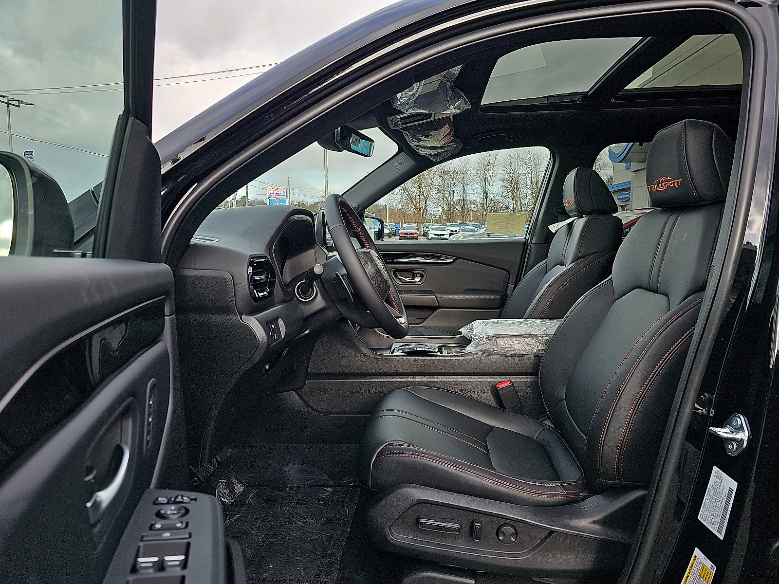 New 2025 Honda Pilot TrailSport image 6
