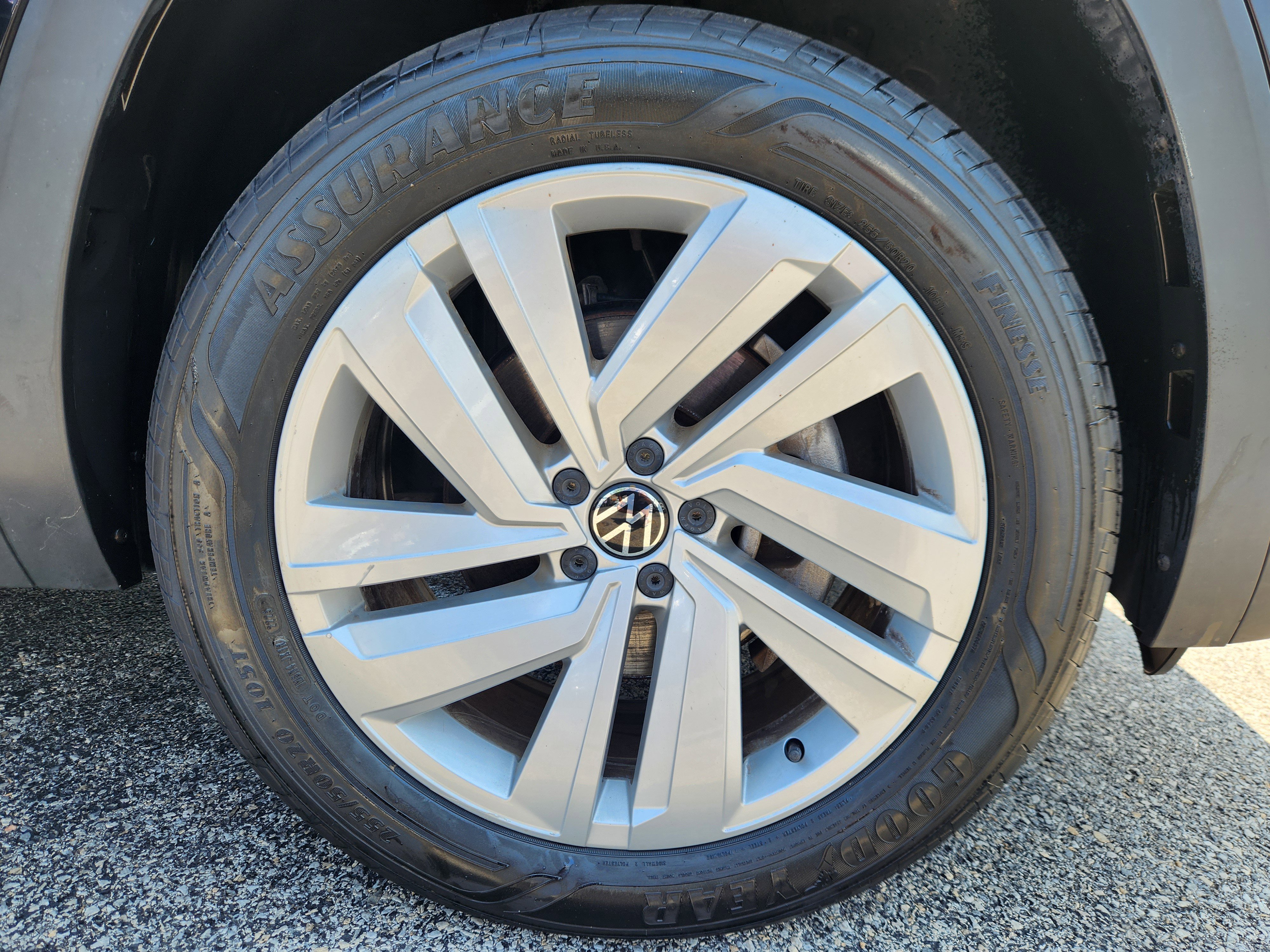 Used 2022 Volkswagen Atlas Cross Sport SE image 19