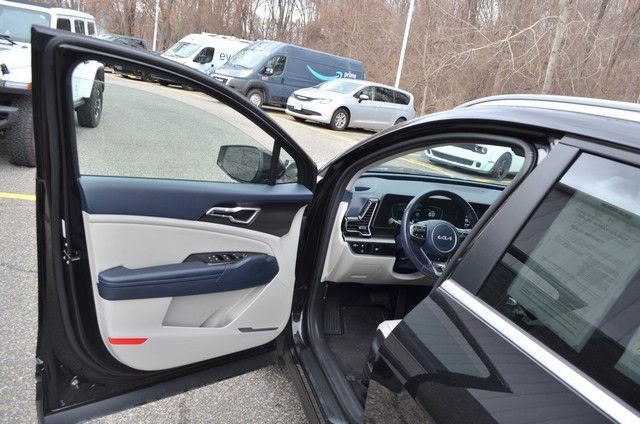 Used 2023 Kia Sportage EX image 15