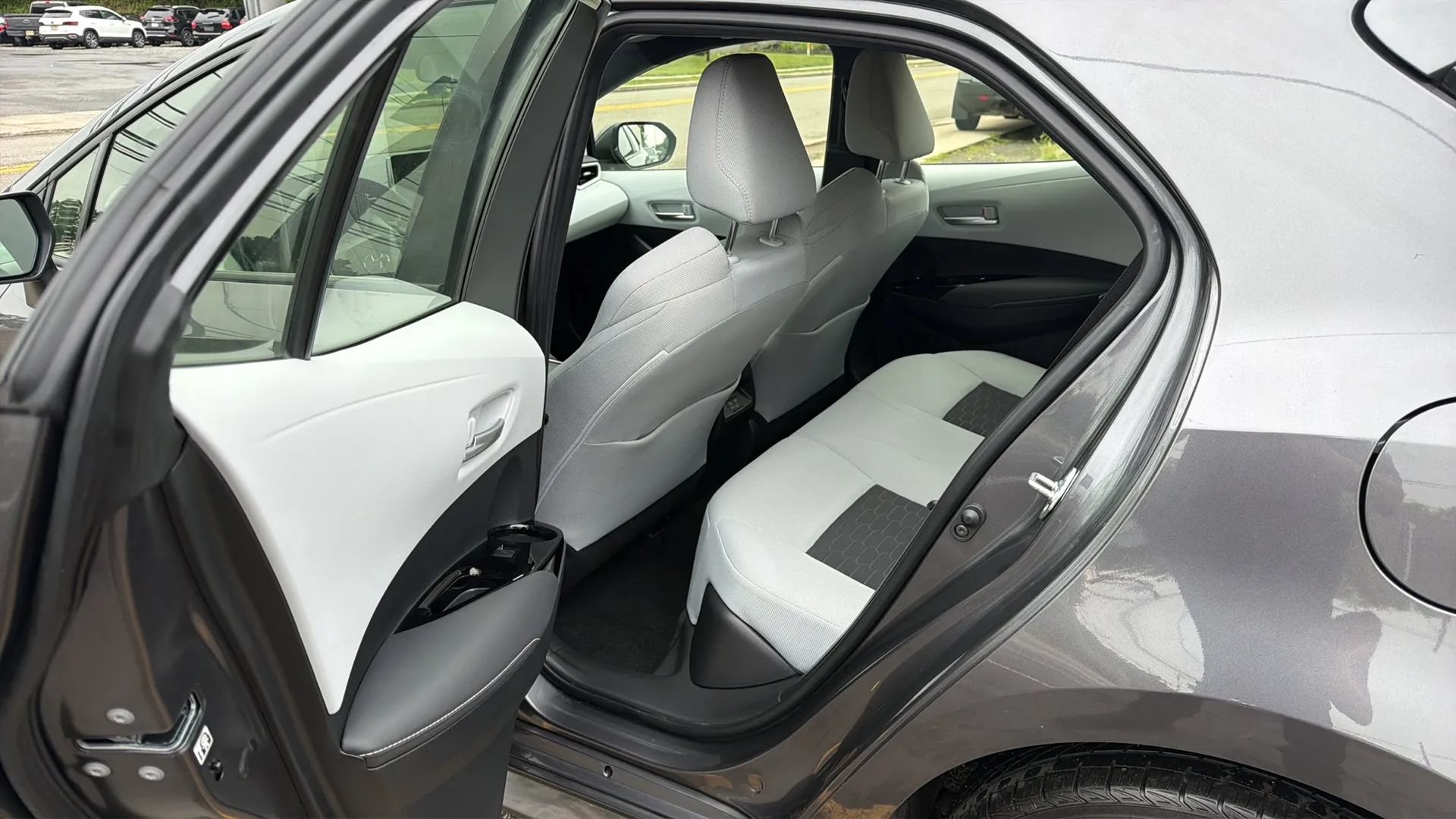 Used 2023 Toyota Corolla SE FWD image 27