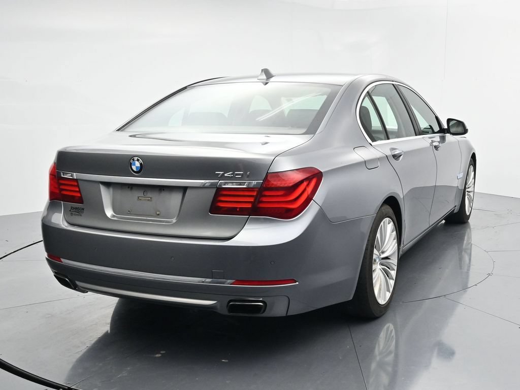 Used 2015 BMW 740i RWD image 6