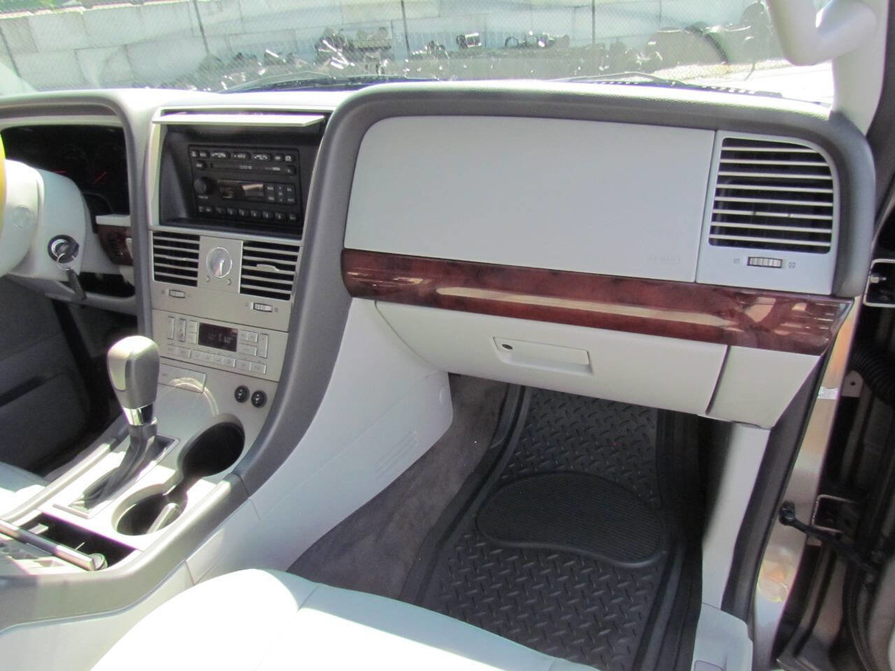 Used 2004 Lincoln Aviator Luxury image 20