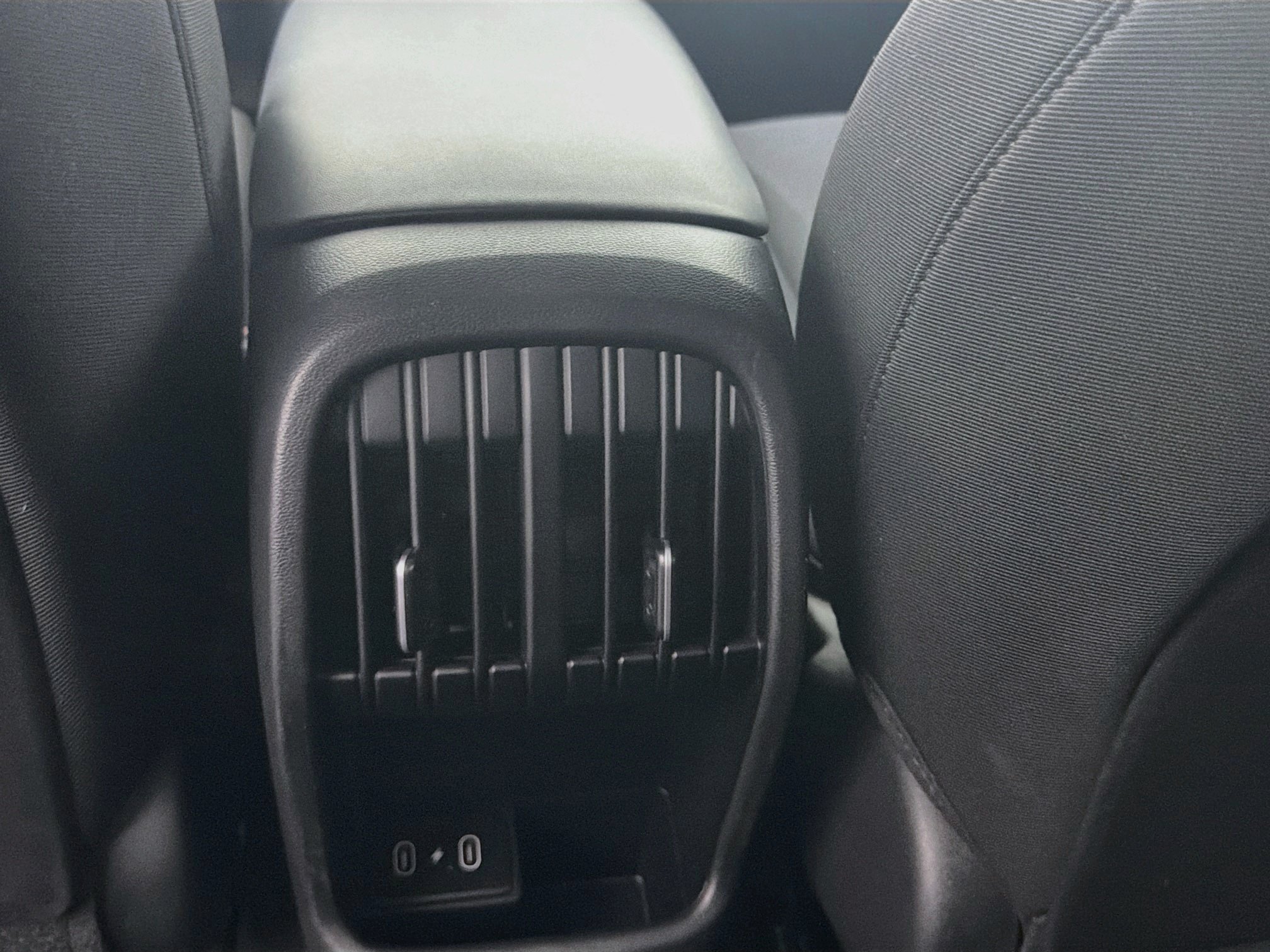 Used 2025 Hyundai Kona SEL FWD image 25