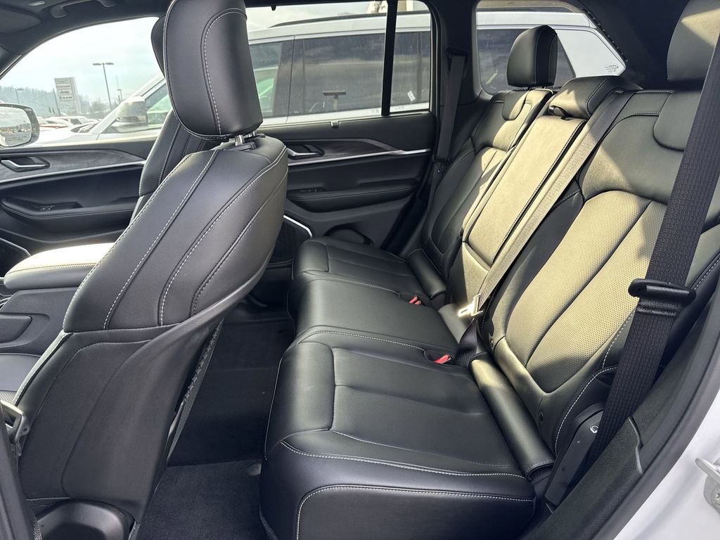 New 2025 Jeep Grand Cherokee Limited w/ Luxury Tech Group II image 23