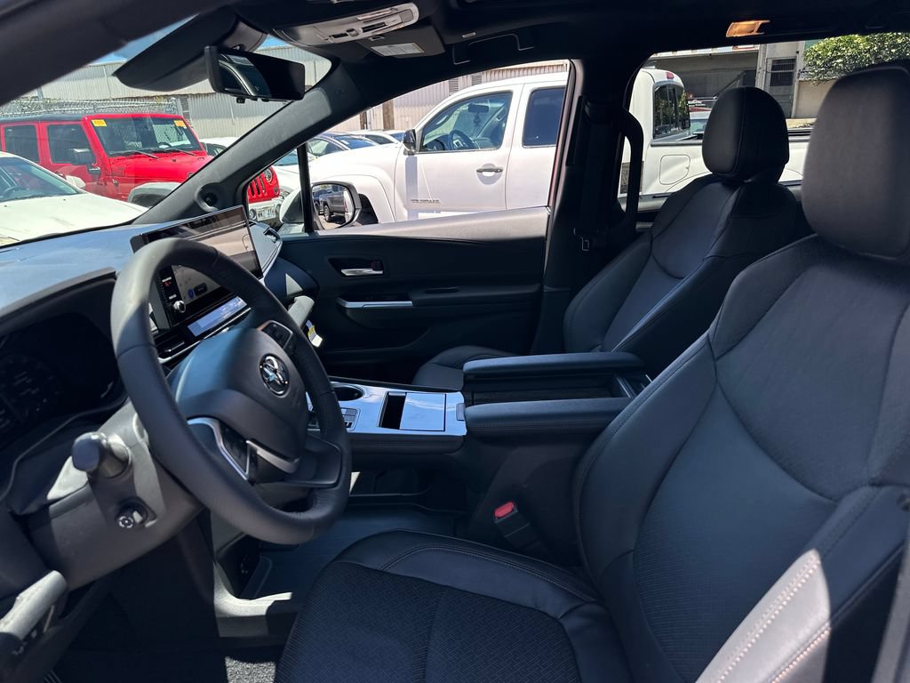 Used 2026 Toyota Sienna Limited FWD image 12