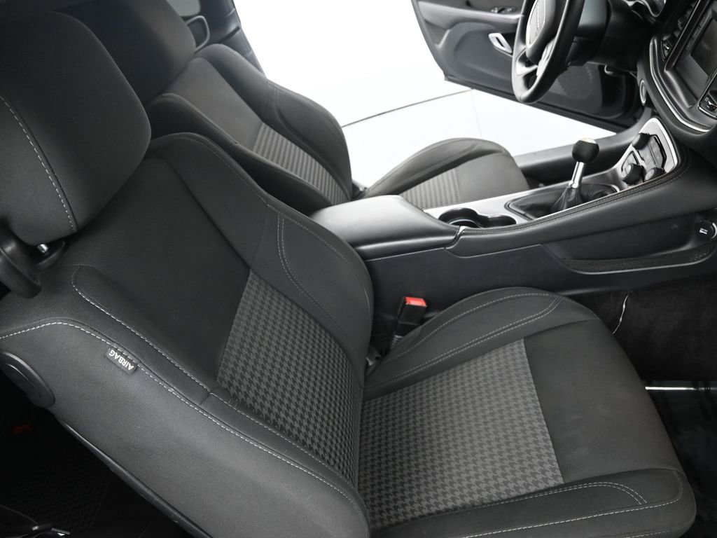 Used 2016 Dodge Challenger R/T RWD image 11