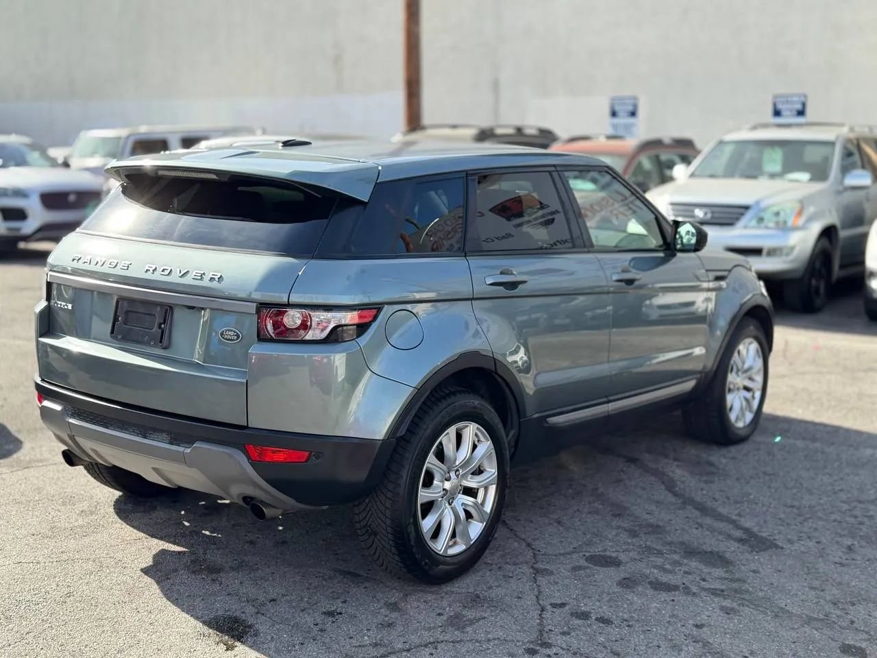 Used 2015 Land Rover Range Rover Evoque Pure image 15