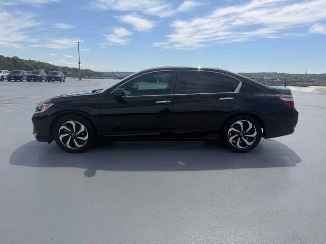 Certified 2017 Honda Accord EX-L image 10