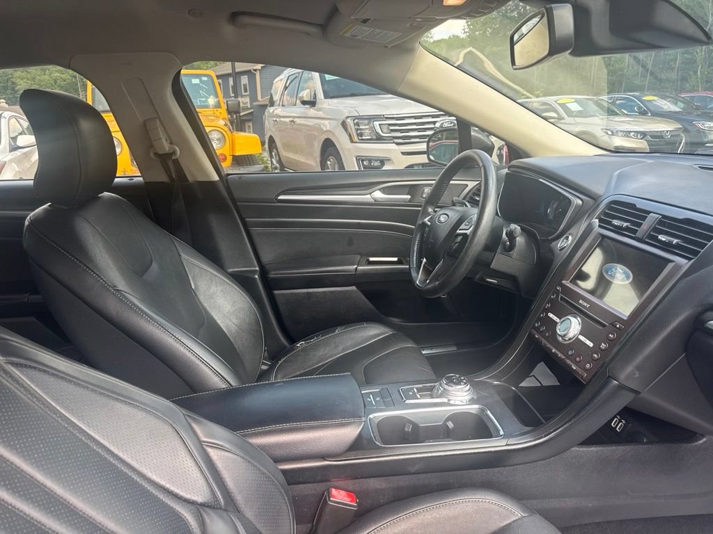 Used 2019 Ford Fusion Energi Titanium FWD image 33