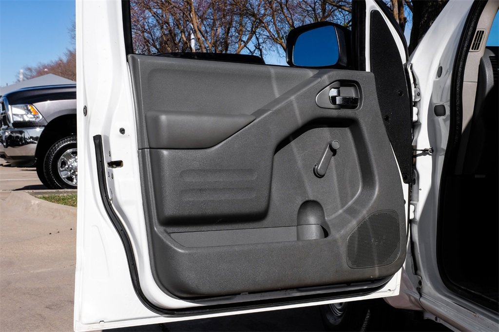 Used 2019 Nissan Frontier S image 37