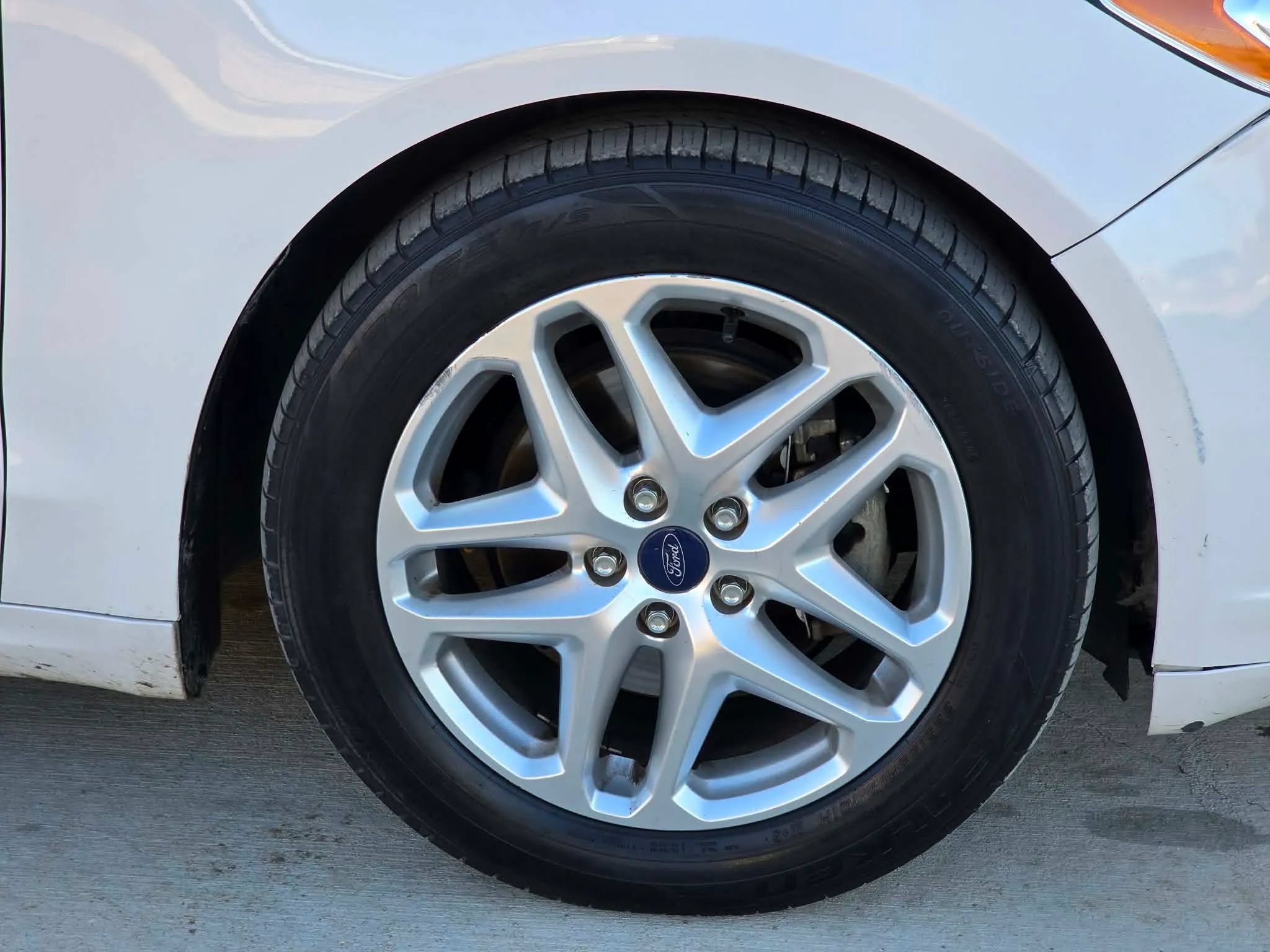 Used 2013 Ford Fusion SE FWD image 27